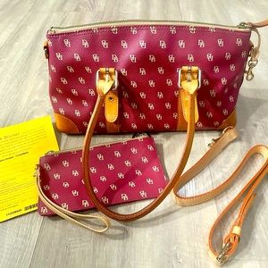 DOONEY and BOURKE Vintage Raspberry Purse with Matching Wallet-detachable strap
